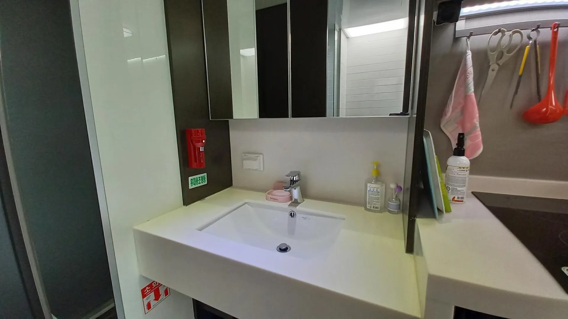 Hotel 인천공항 운서역 5분 스카이탑 레지던스 호탤 태라스 롯데마트 무료주차 신축풀옵션 South Korea